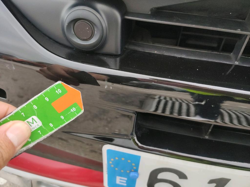 Daño en moldura parachoque Tr Arañazo ligero Arañazo ligero