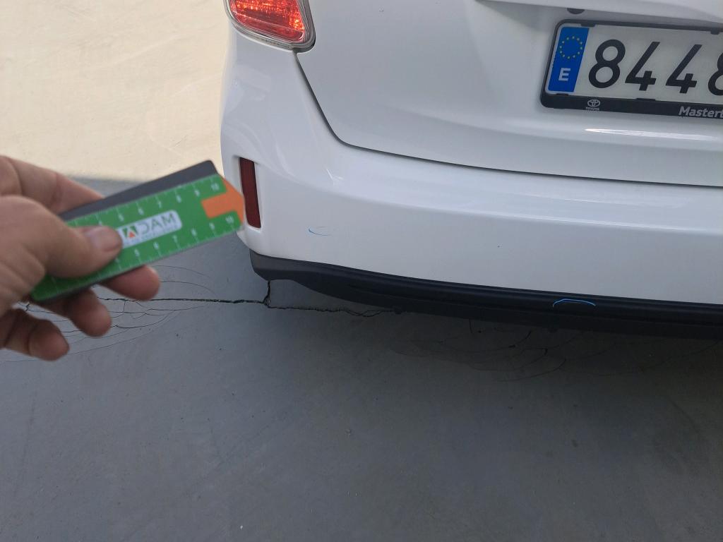 Daño en Parachoque trasero Arañazo ligero Arañazo ligero