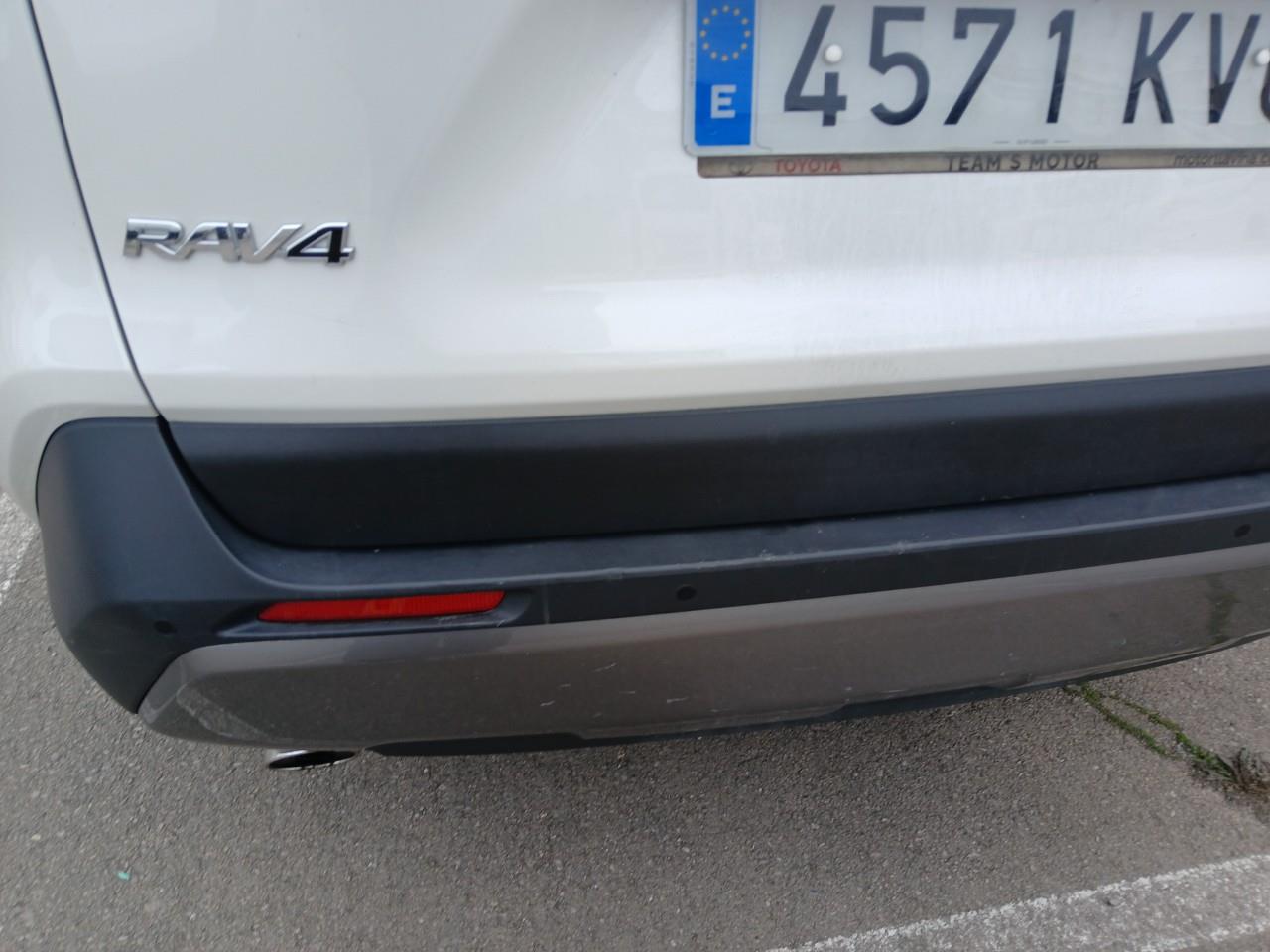 Daño en Parachoque trasero Golpe carrocería Golpe carrocería
