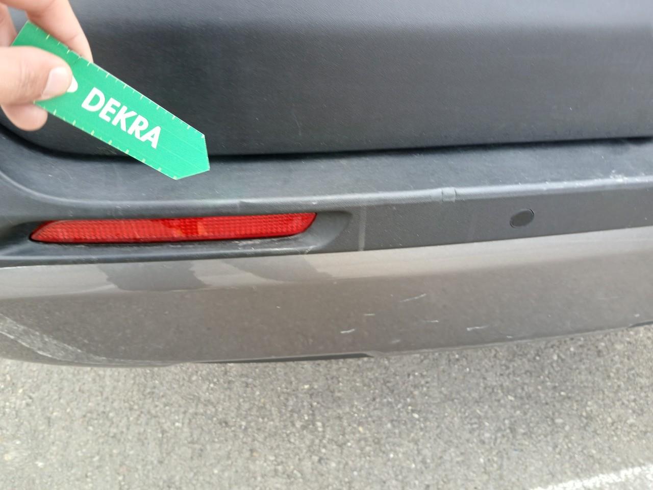 Daño en Parachoque trasero Golpe carrocería Golpe carrocería