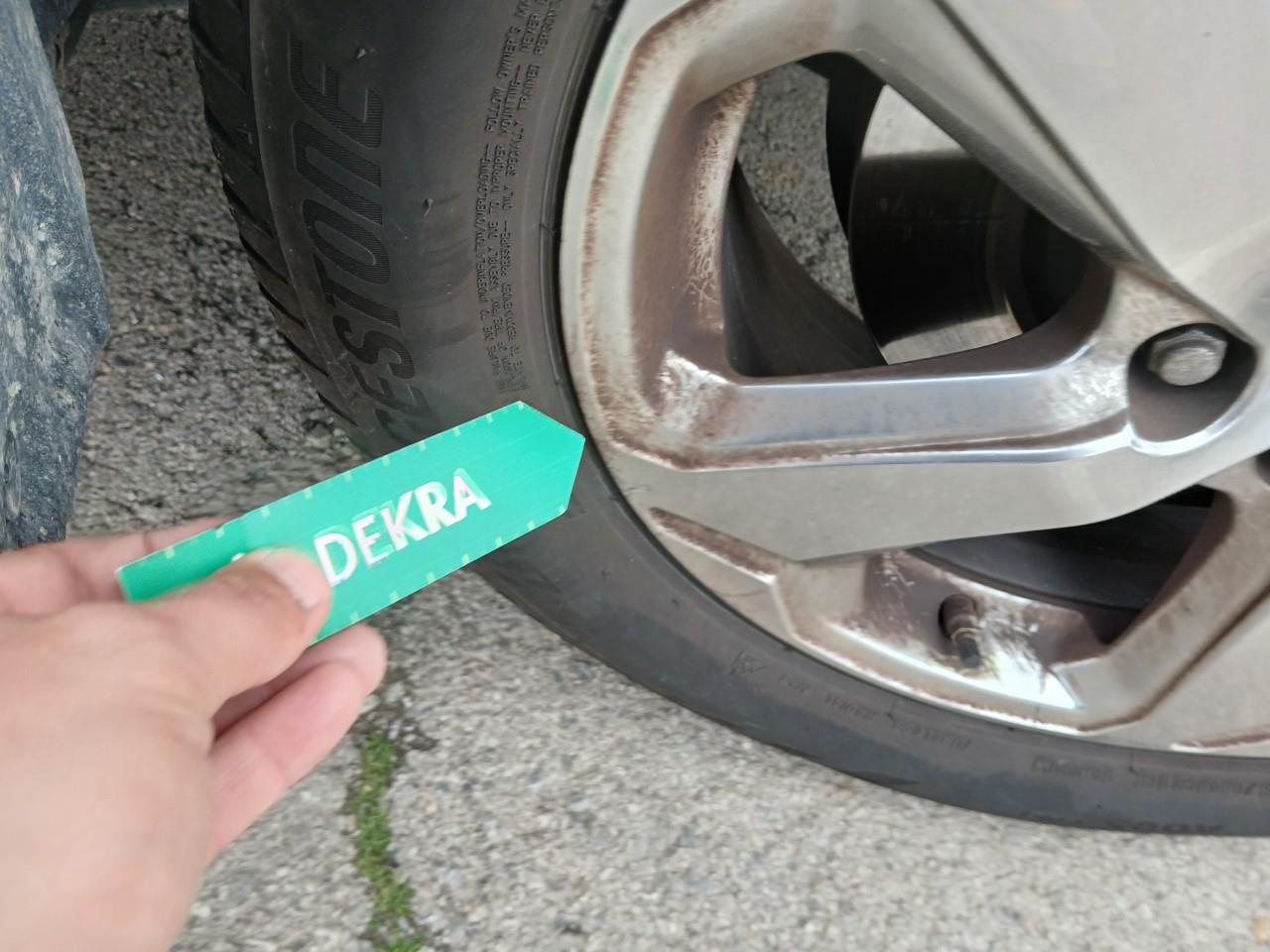 Daño en Llantas de aleación Golpe carrocería Golpe carrocería