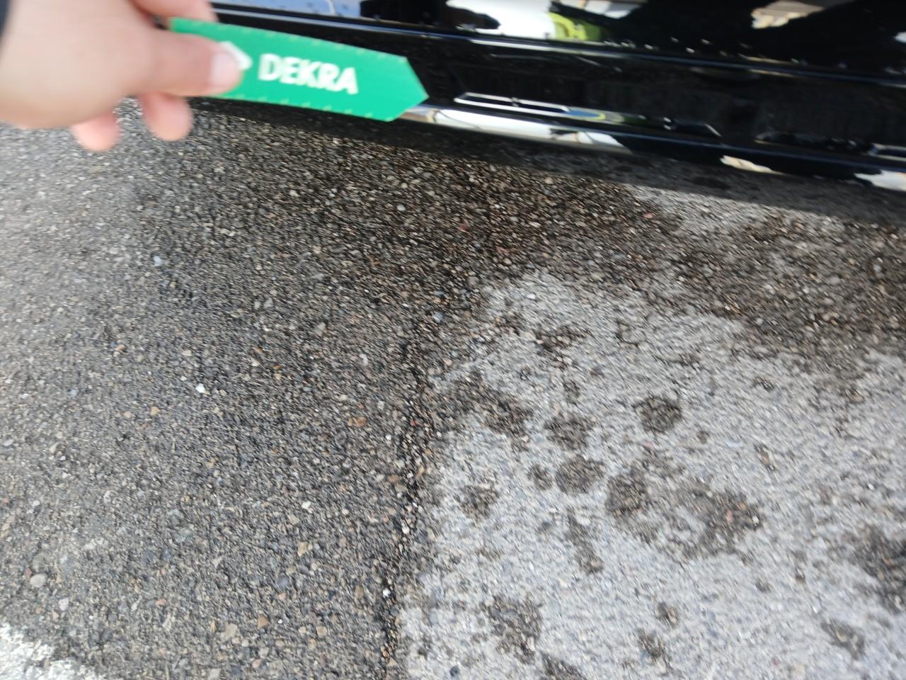 Daño en Parachoque trasero Arañazo profundo Arañazo profundo