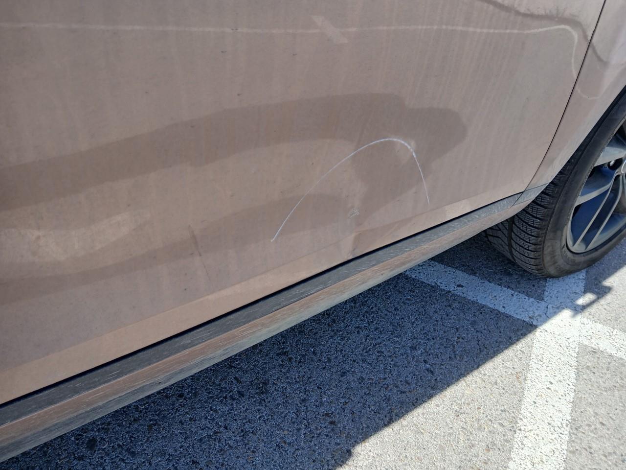Daño en Puerta delantera derecha Golpe carrocería Golpe carrocería