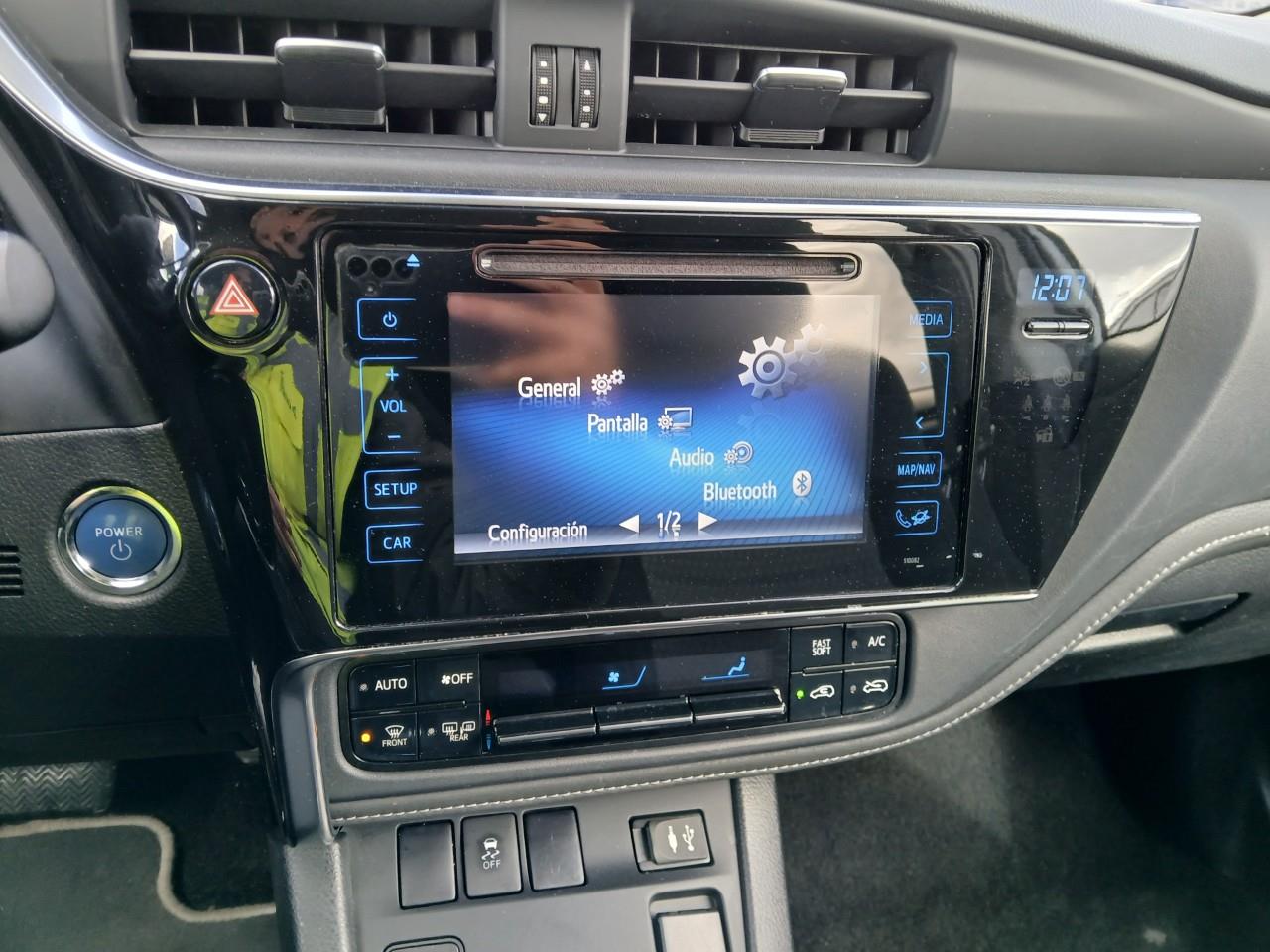 Foto Toyota Auris 11
