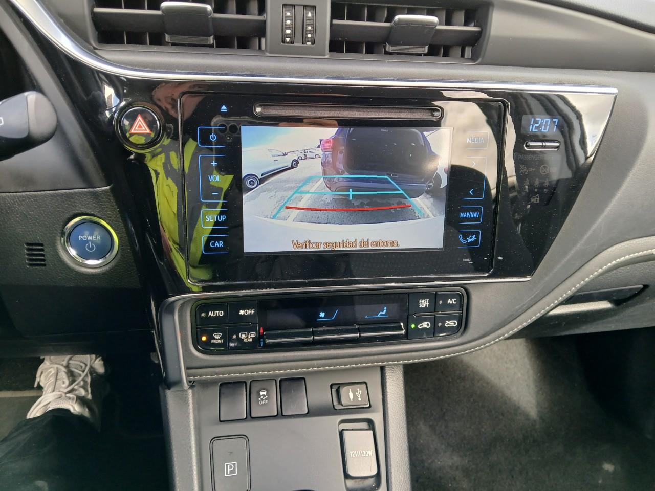 Foto Toyota Auris 12