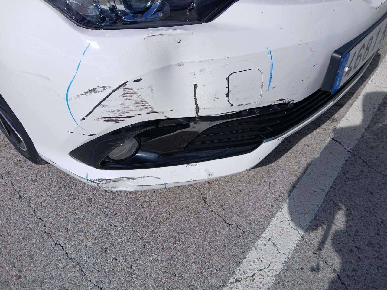 Daño en moldura Roto Roto