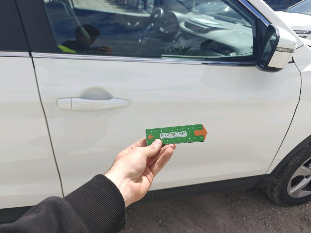 Daño en Puerta delantera derecha Bollo Bollo