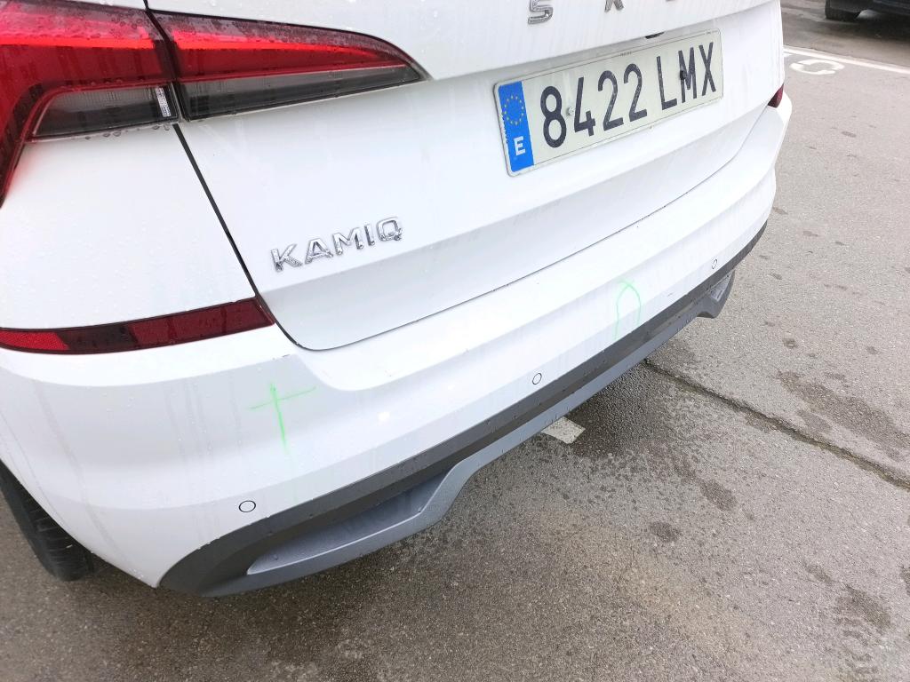 Daño en Parachoque trasero Arañazo ligero Arañazo ligero