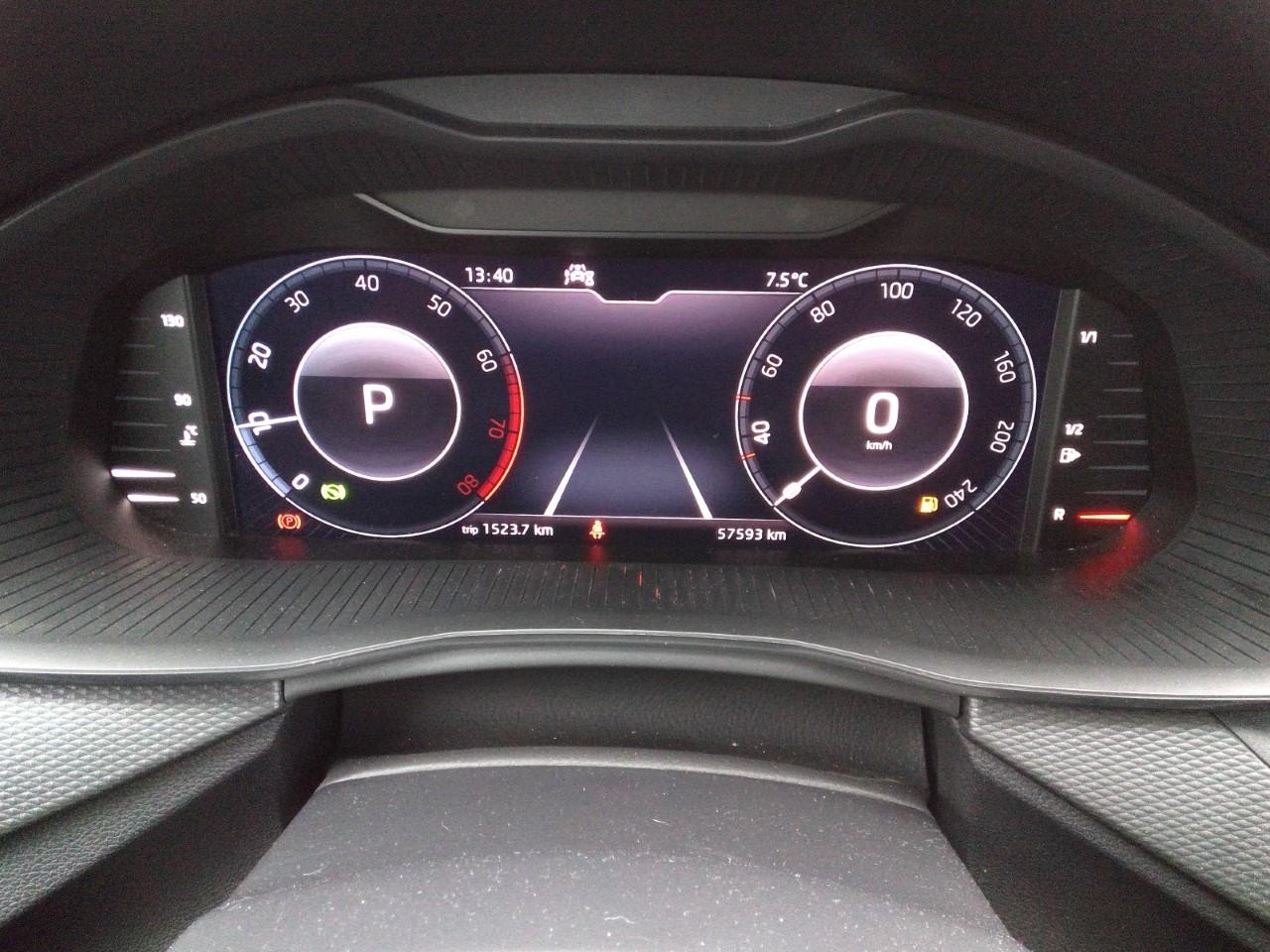Foto Skoda Scala 4