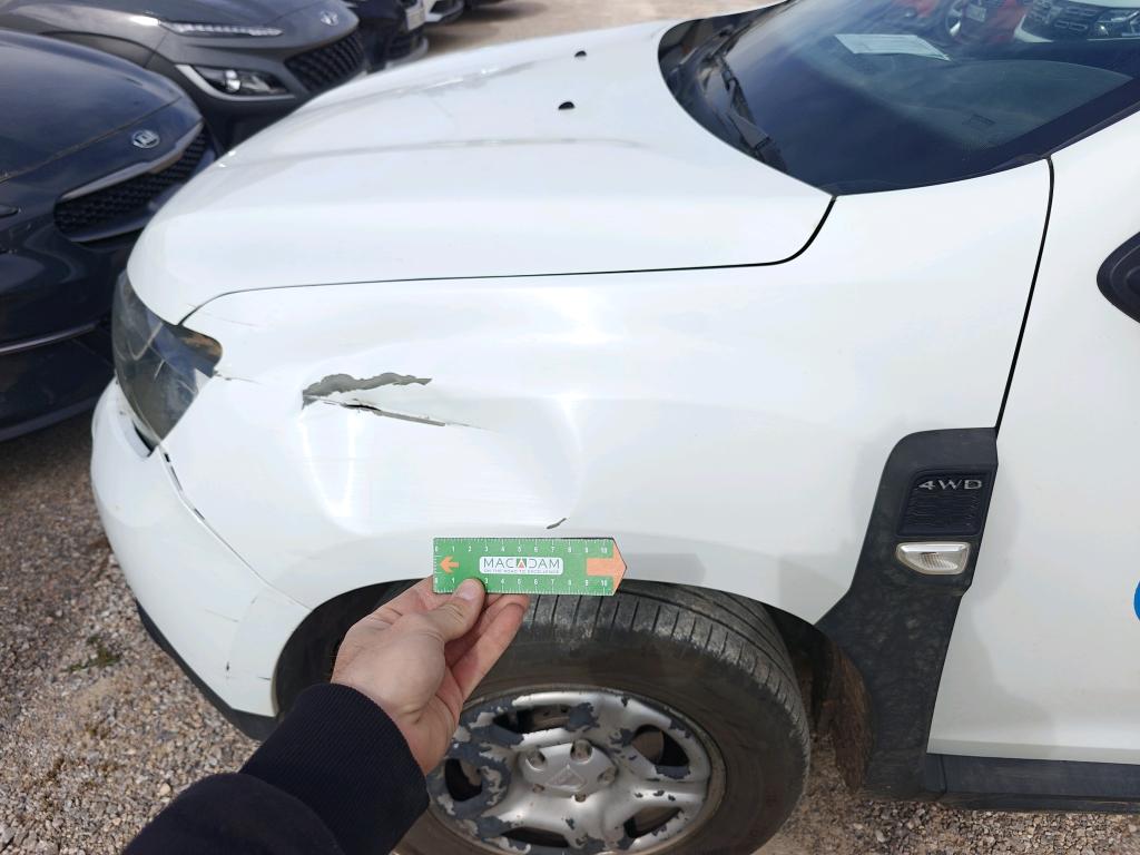 Daño en Aleta delantera izquierdo Roto Roto