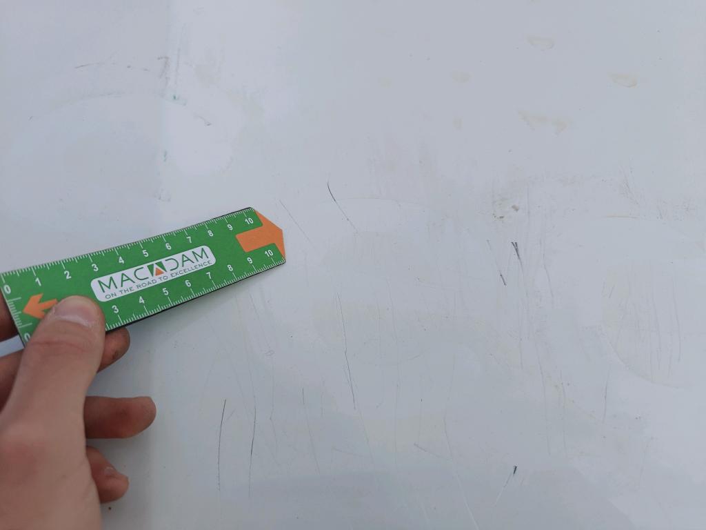 Daño en capo hundido hundido