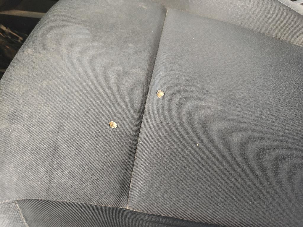 Daño en Asiento conductor Hueco Hueco