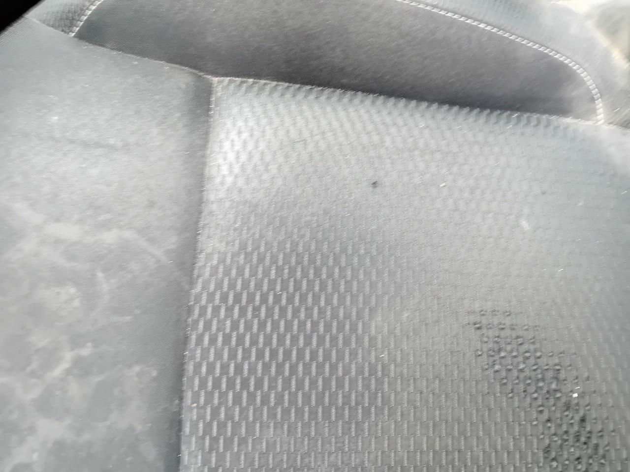 Daño en Asiento conductor Arañazo profundo Arañazo profundo