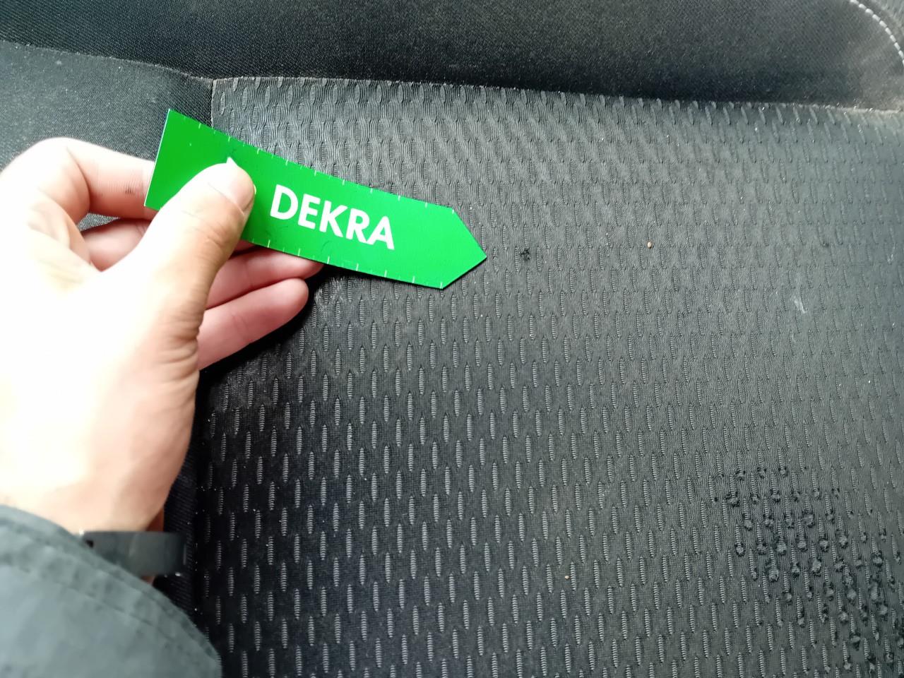 Daño en Asiento conductor Arañazo profundo Arañazo profundo