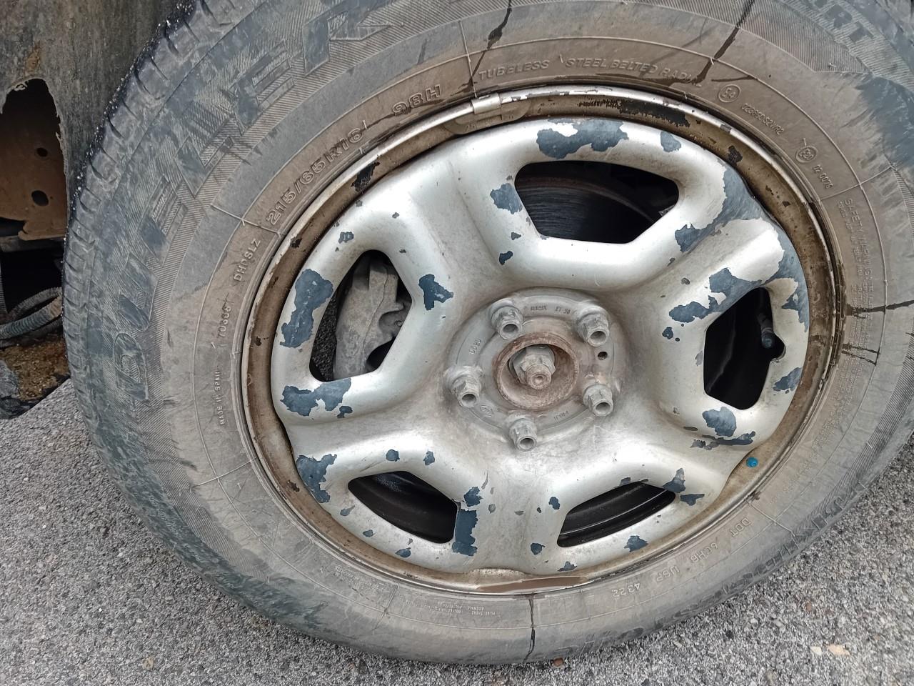 Daño en Llantas de aleación Golpe carrocería Golpe carrocería