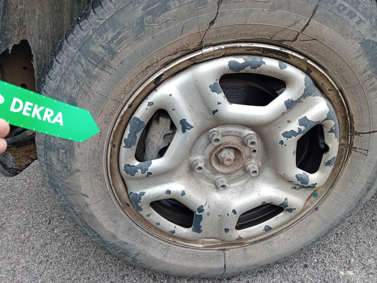 Daño en Llantas de aleación Golpe carrocería Golpe carrocería