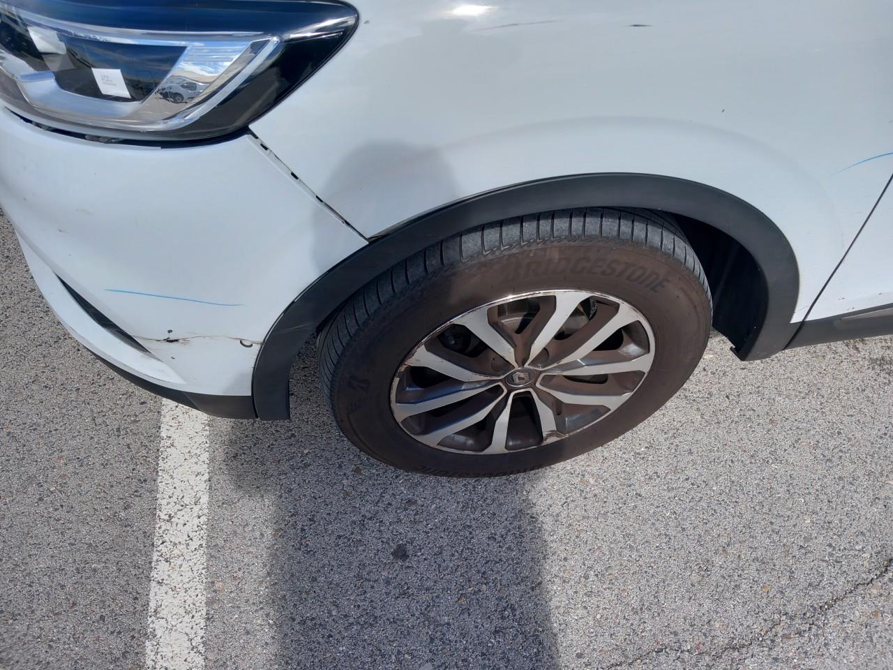 Daño en protector Arañazo profundo Arañazo profundo