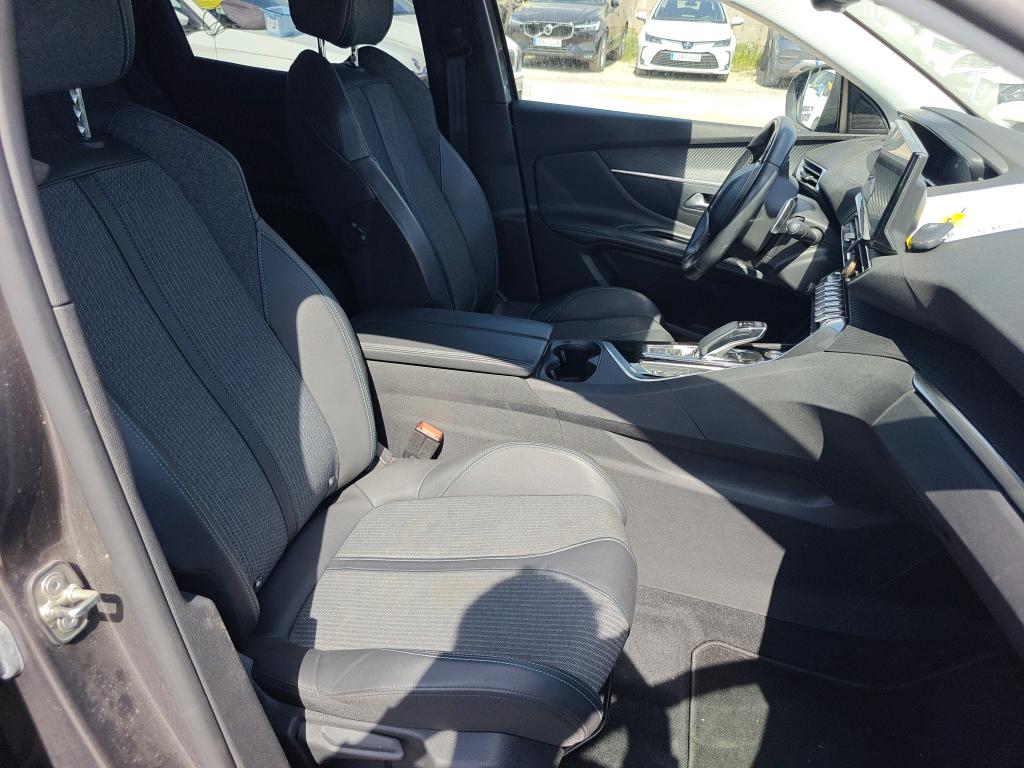 Foto Peugeot 3008 Hybrid 6