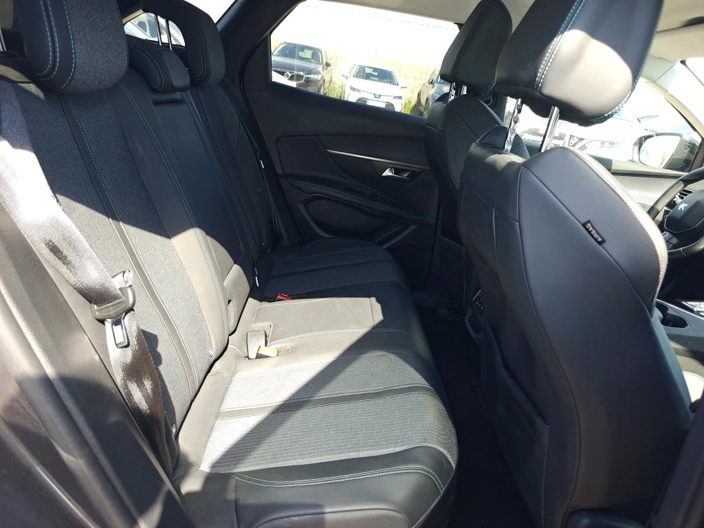 Foto Peugeot 3008 Hybrid 7