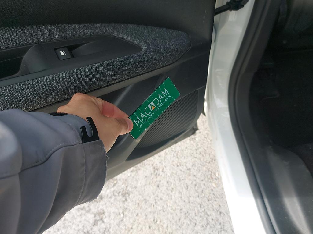 Daño en Guarnecido puerta Arañazo ligero Arañazo ligero