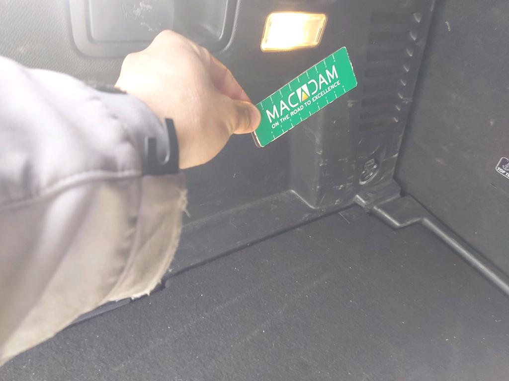 Daño en guarni maletero Arañazo ligero Arañazo ligero