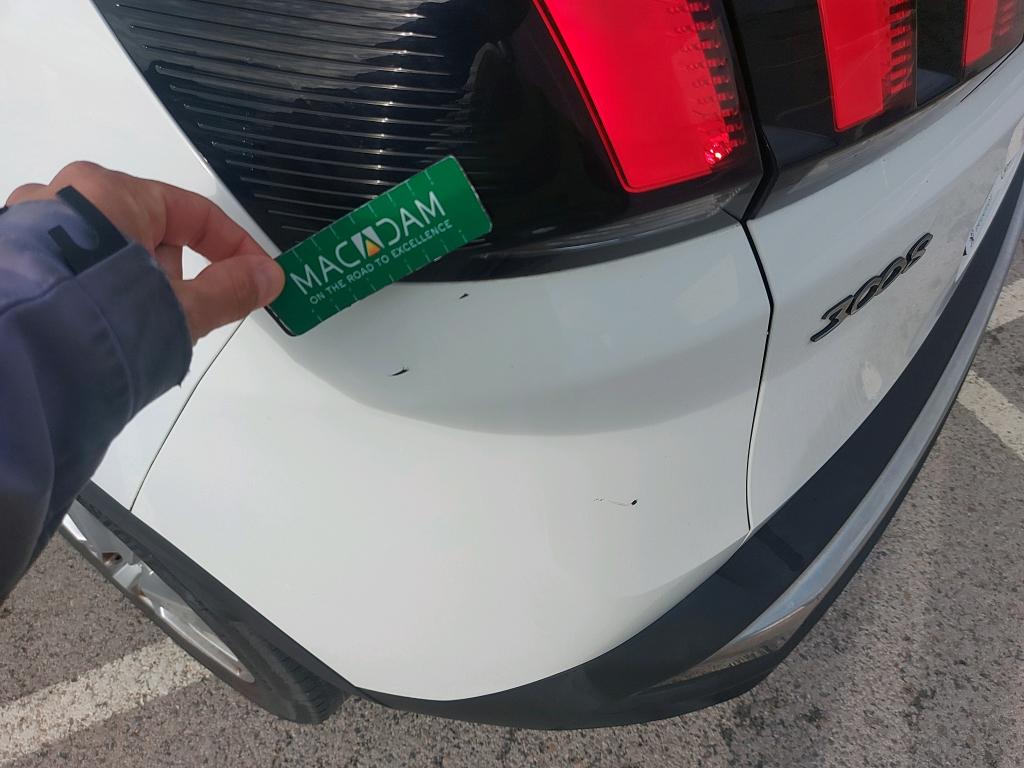 Daño en moldura Arañazo ligero Arañazo ligero