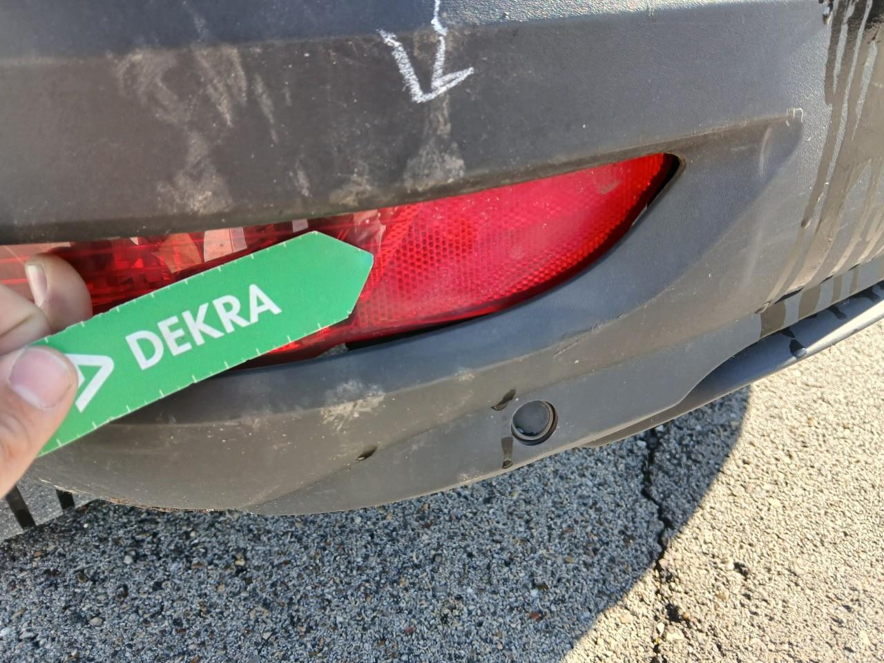 Daño en Antiniebla traserp Roto Roto