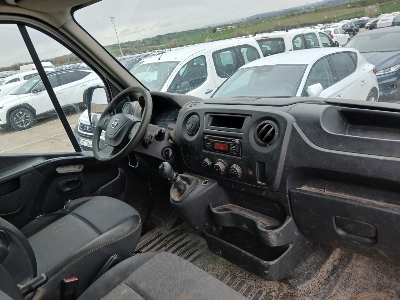 Foto Nissan NV400 3