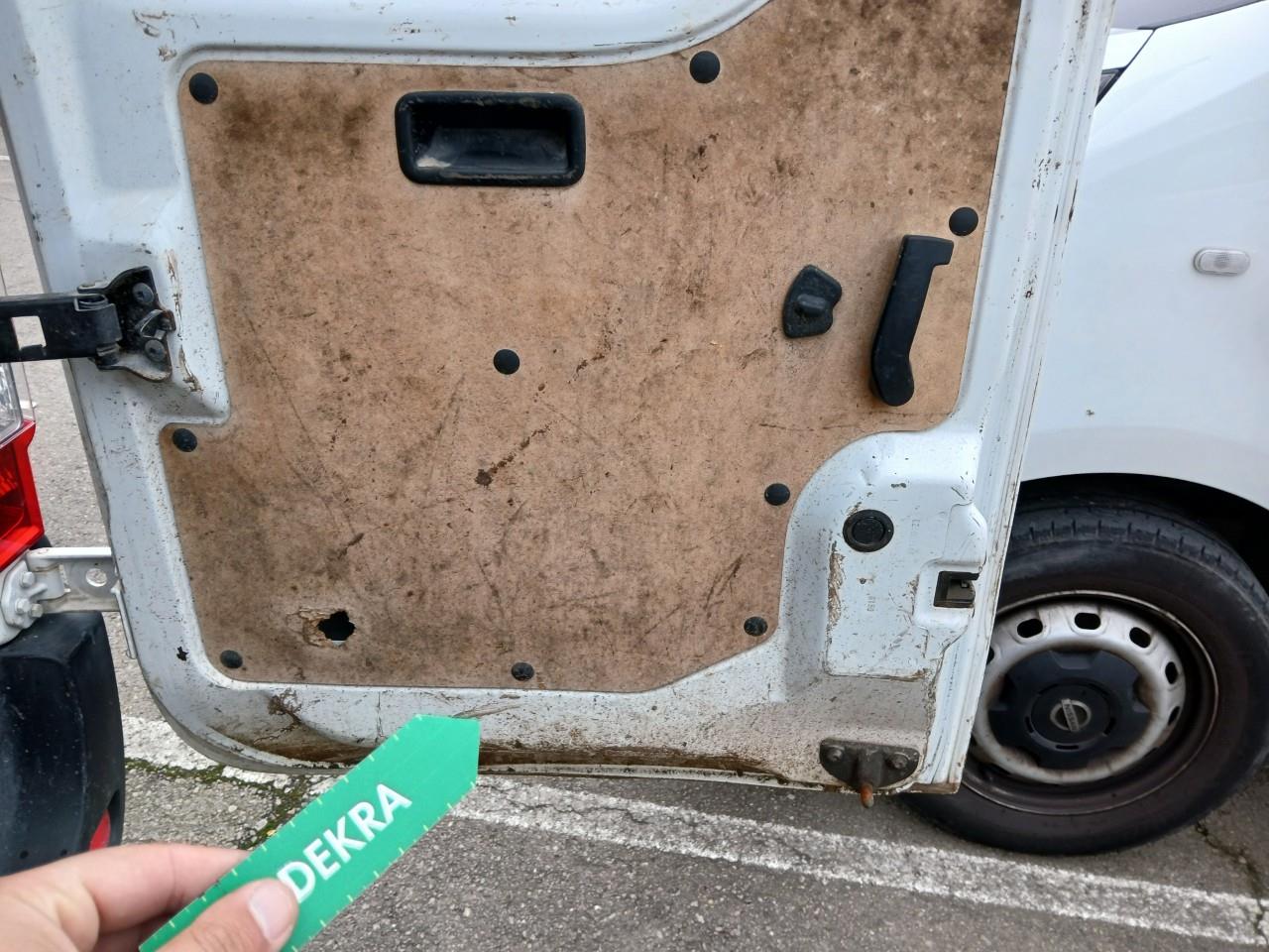 Daño en Guarnecido puerta Roto Roto
