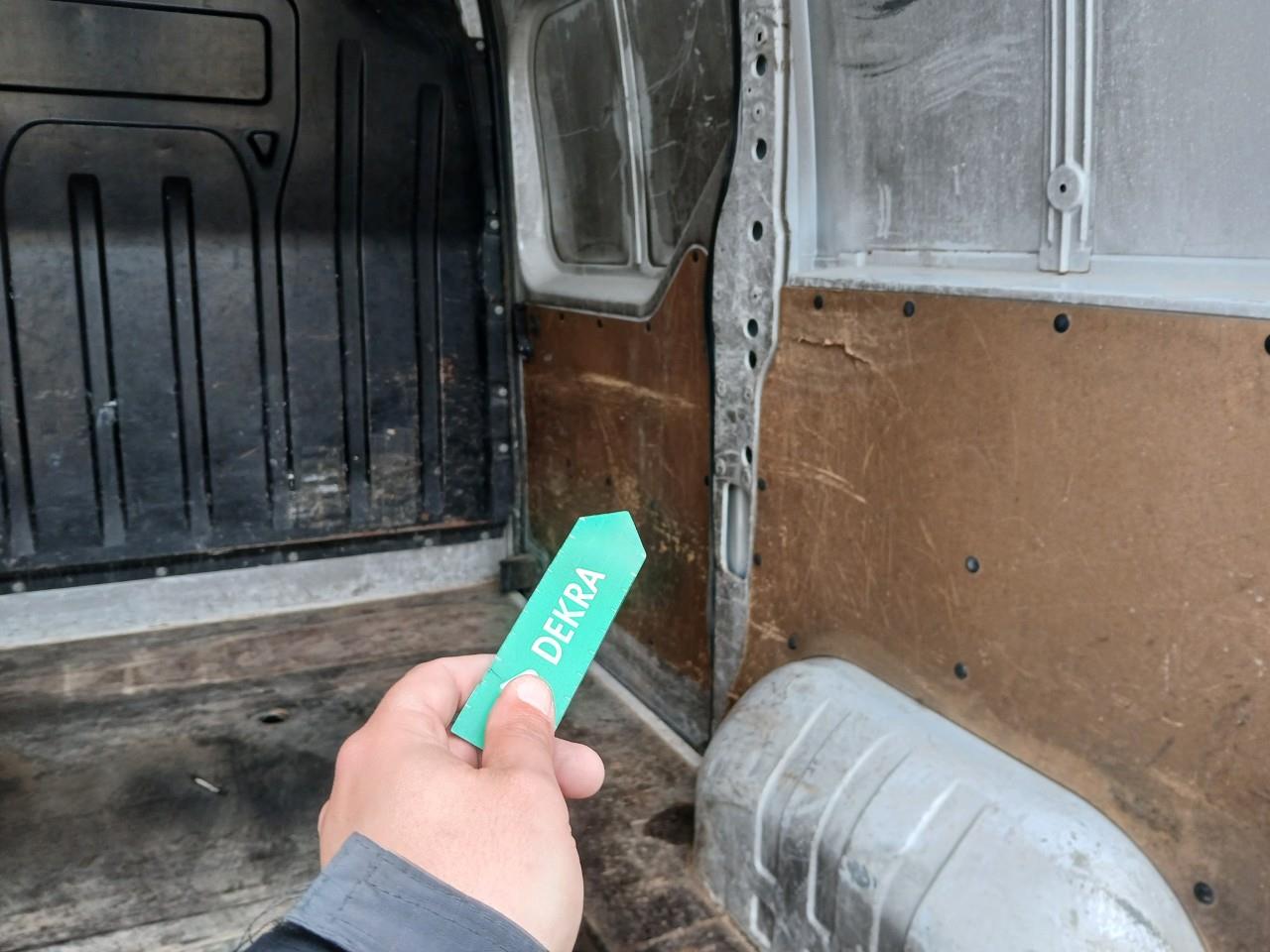 Daño en Guarnecido puerta Roto Roto
