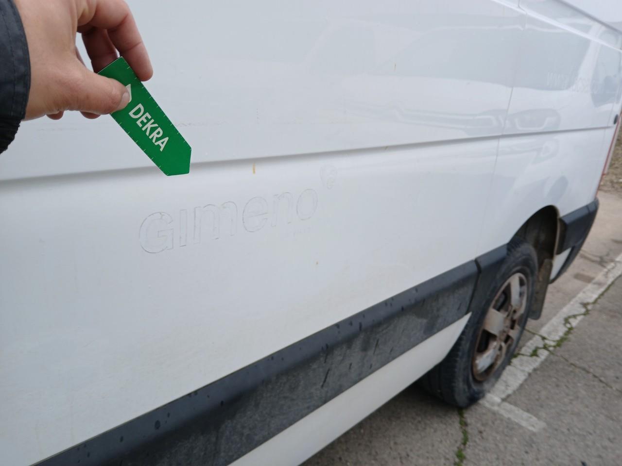 Daño en Aleta trasera izquierdo Golpe carrocería Golpe carrocería