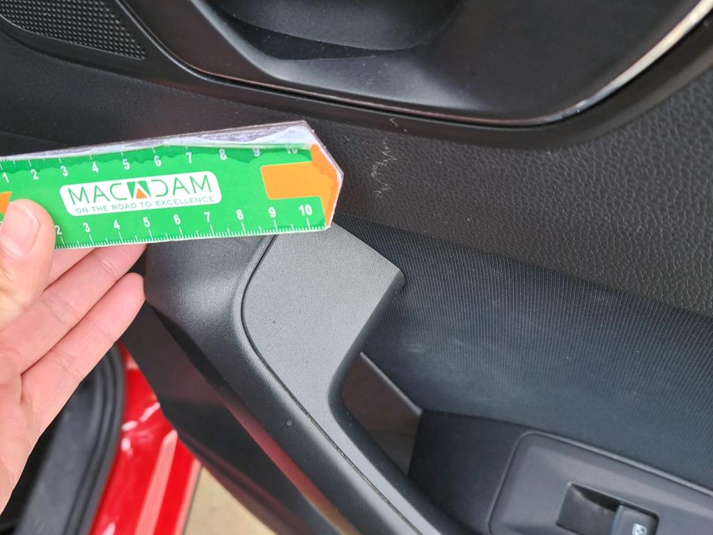 Daño en Guarnecido puerta Arañazo ligero Arañazo ligero