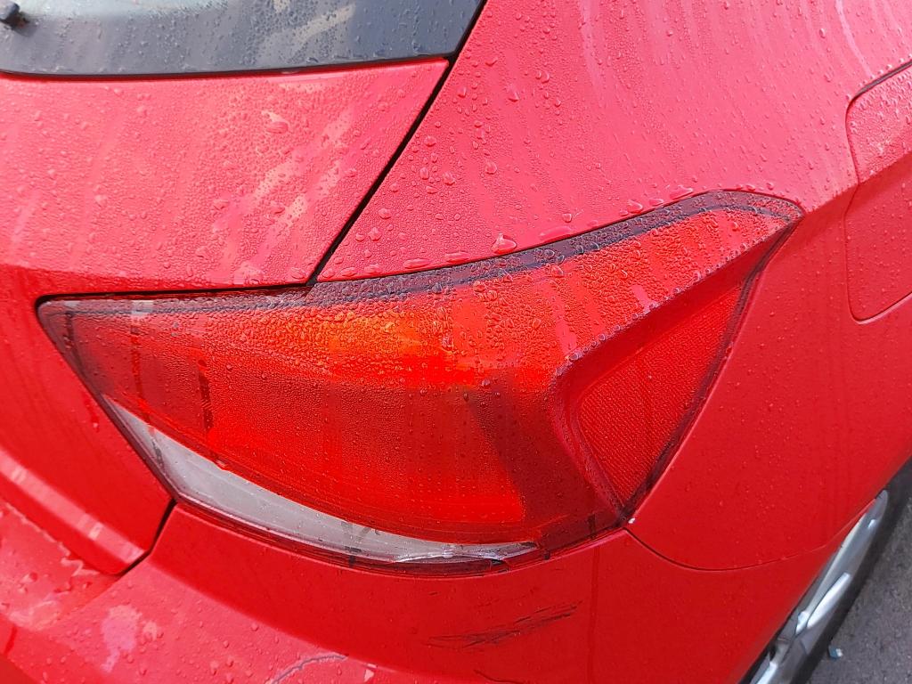 Daño en Optico trasero derecho Roto Roto