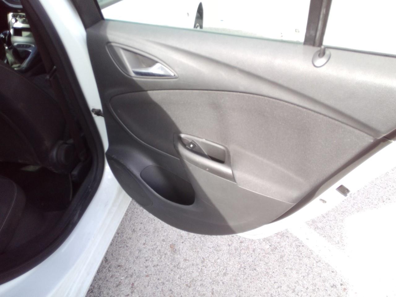 Daño en Guarnecido puerta Arañazo profundo Arañazo profundo