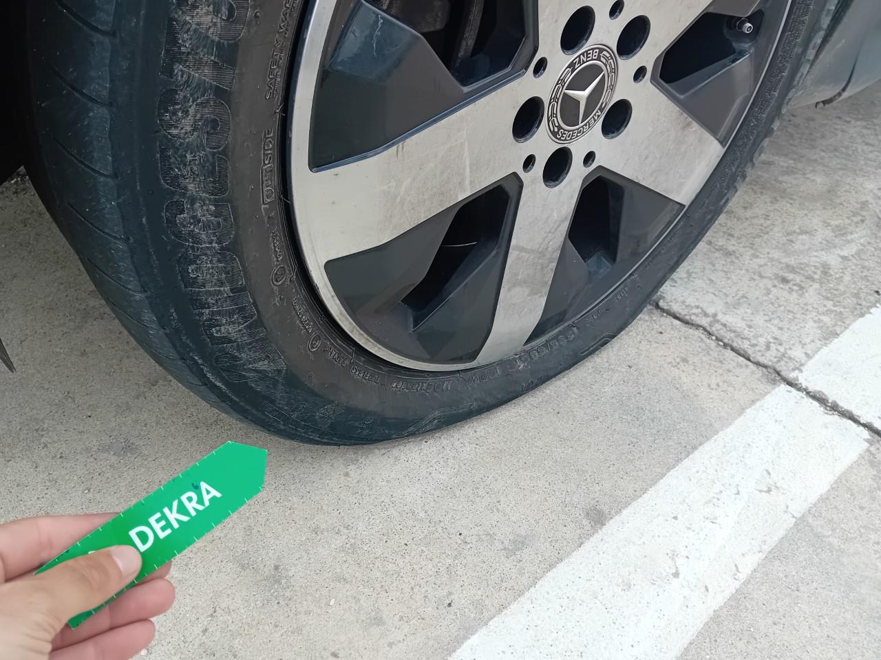Daño en Neumatico Dl Iz cortado cortado