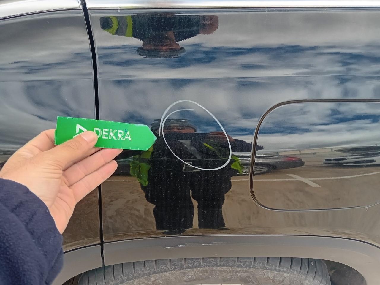 Daño en Aleta trasera izquierdo Golpe carrocería y  pintura dañada Golpe carrocería y  pintura dañada