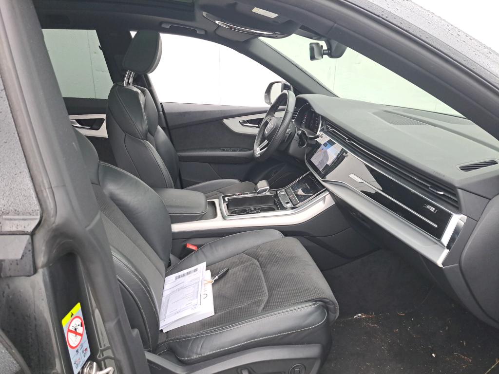 Foto Audi Q8 6
