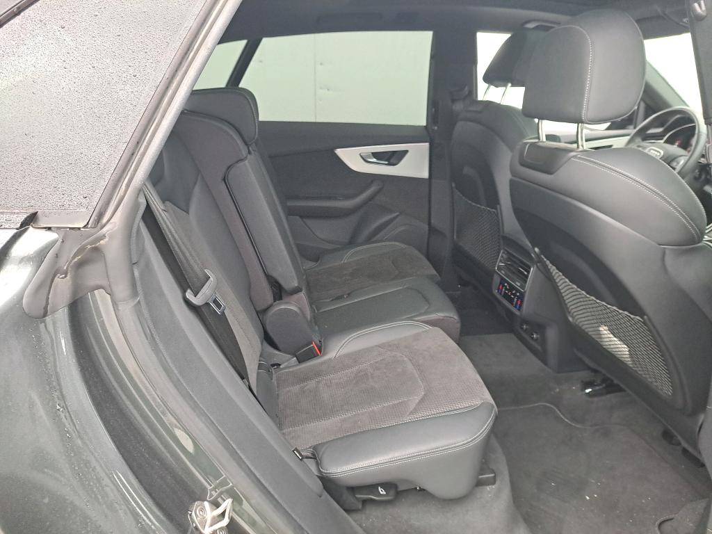 Foto Audi Q8 7