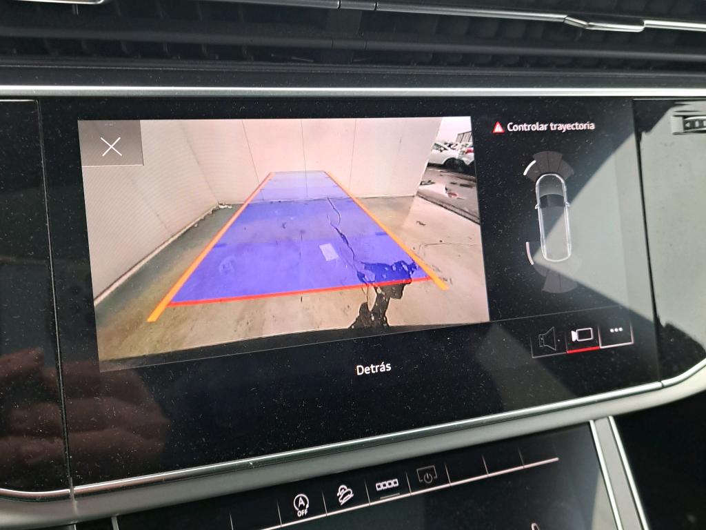 Foto Audi Q8 14