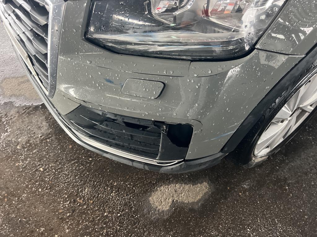 Daño en moldura Roto Roto