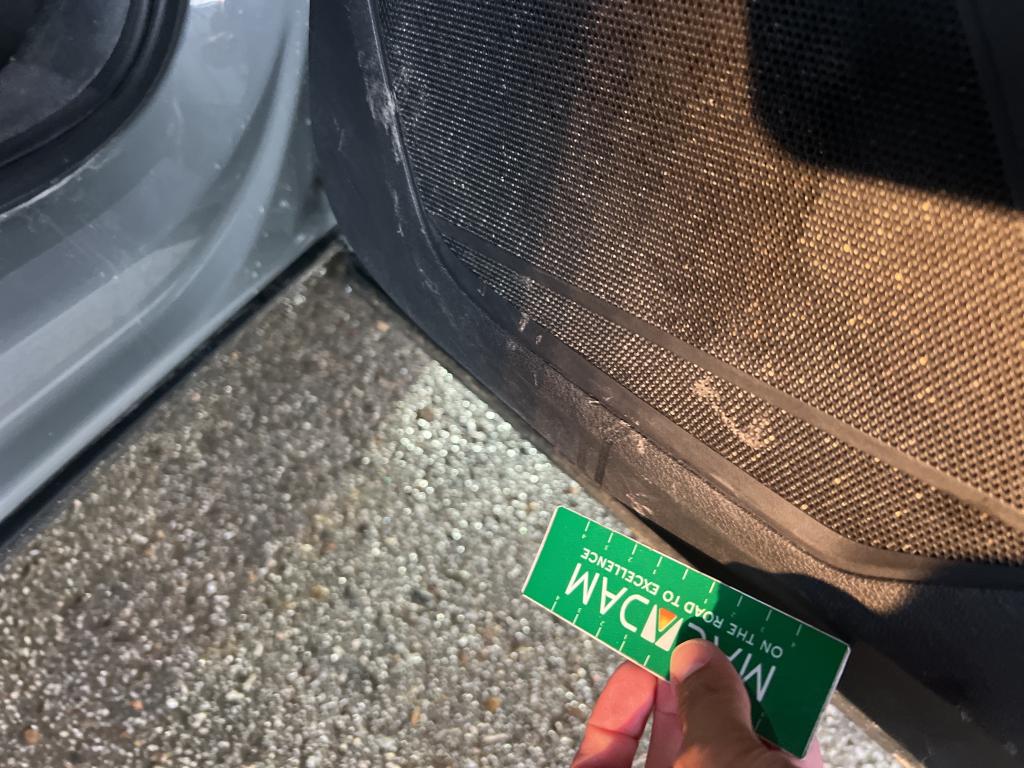 Daño en Guarnecido puerta Arañazo ligero Arañazo ligero