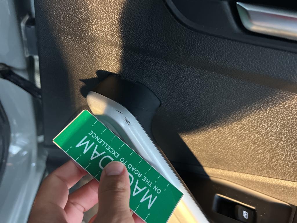 Daño en Guarnecido puerta Arañazo ligero Arañazo ligero