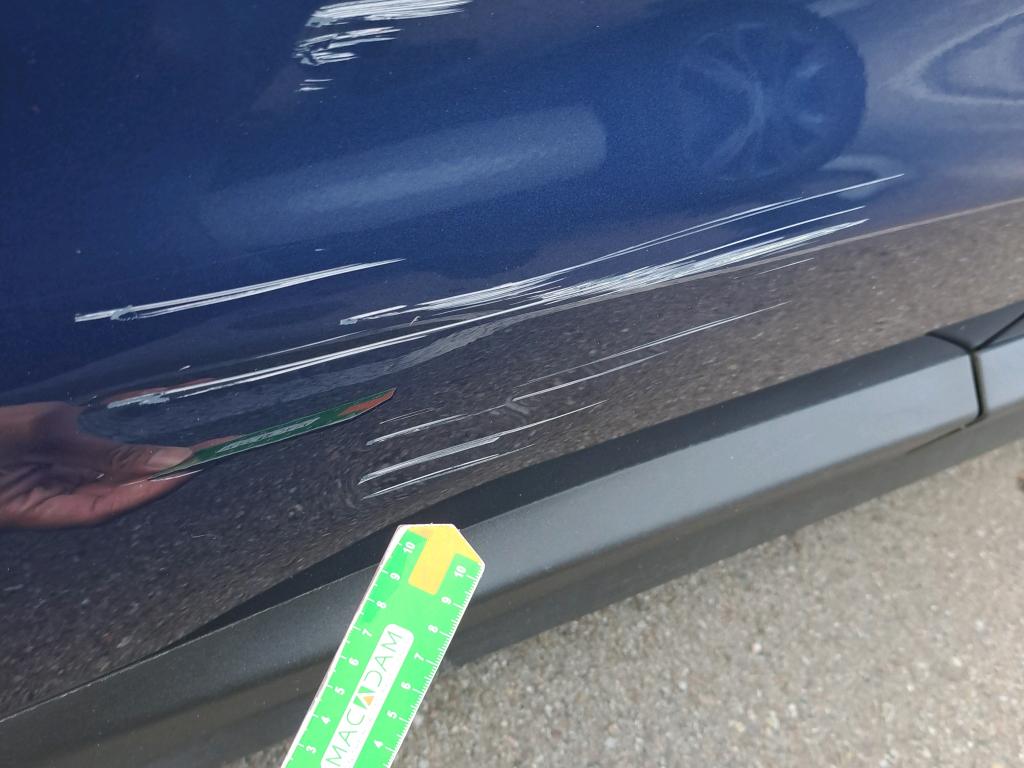 Daño en Puerta trasera derecha Bollo Bollo