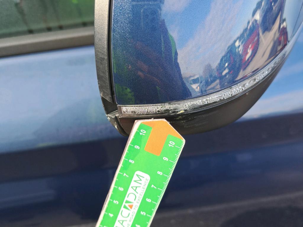 Daño en intermitente delantero derecho (independiente) condesación condesación