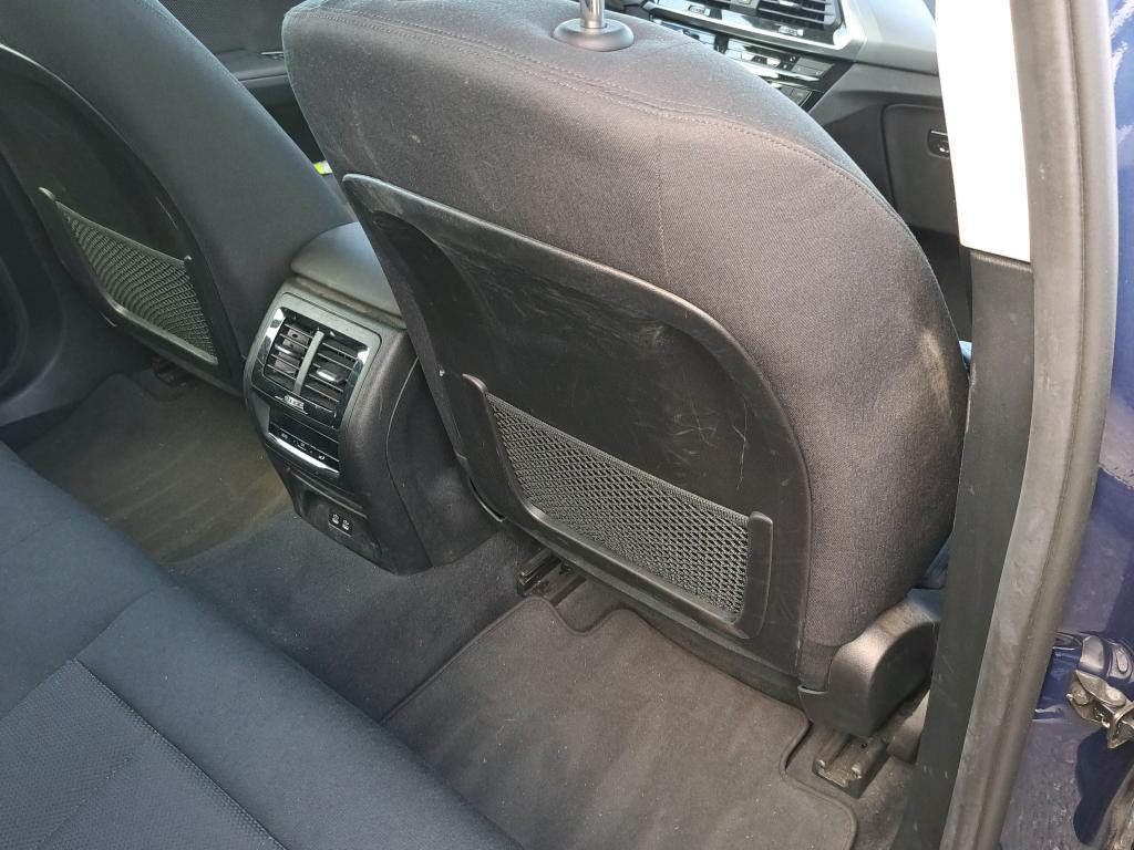 Daño en Asiento acompañante Arañazo ligero Arañazo ligero