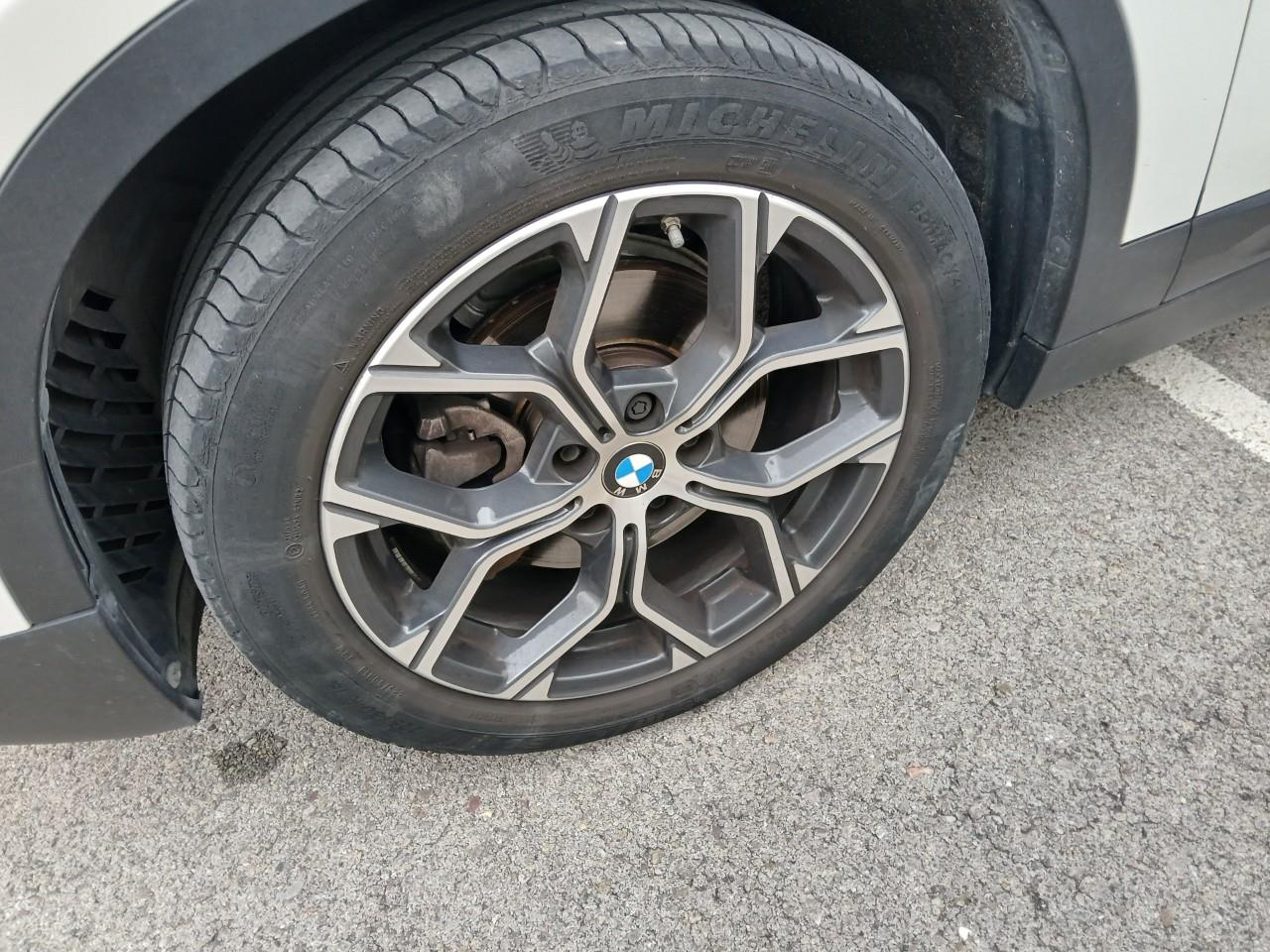Daño en Neumatico Dl Iz cortado cortado