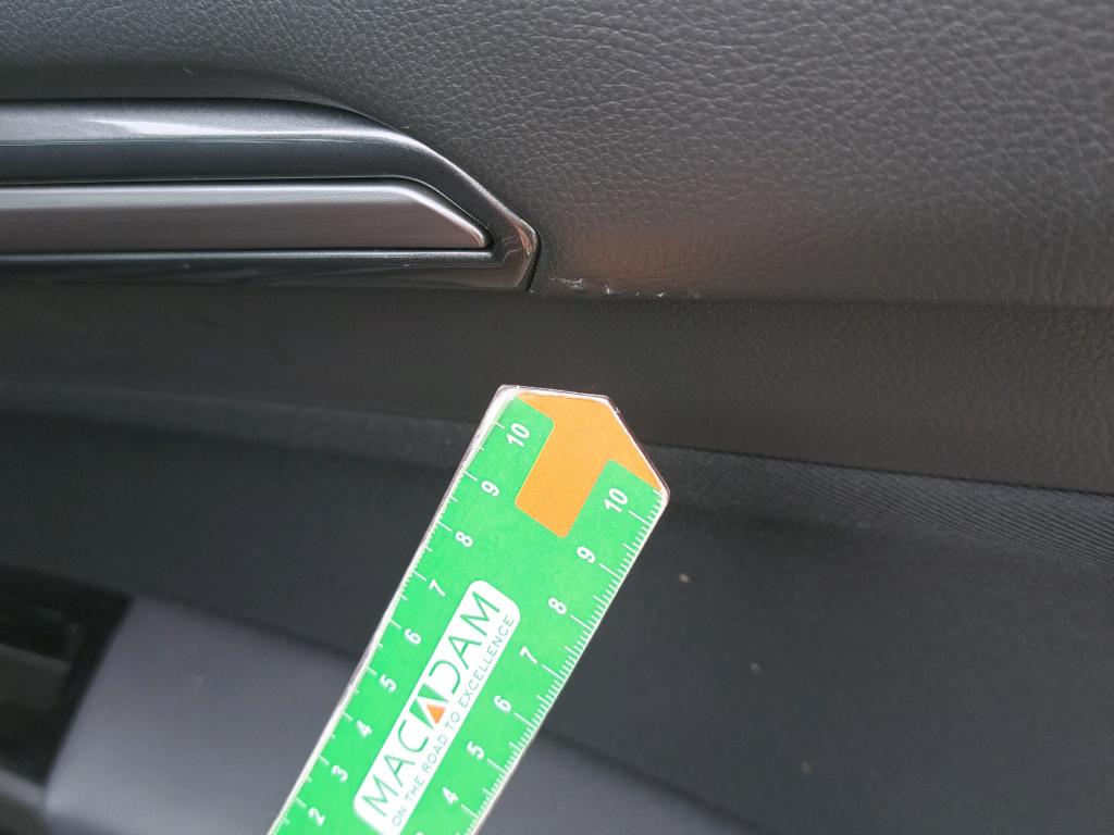 Daño en Guarnecido puerta Roto Roto