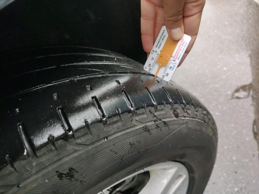 Daño en Neumatico Dl Dr Usado Usado