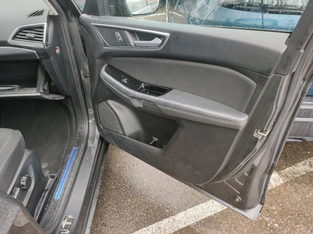 Daño en Guarnecido puerta Arañazo ligero Arañazo ligero
