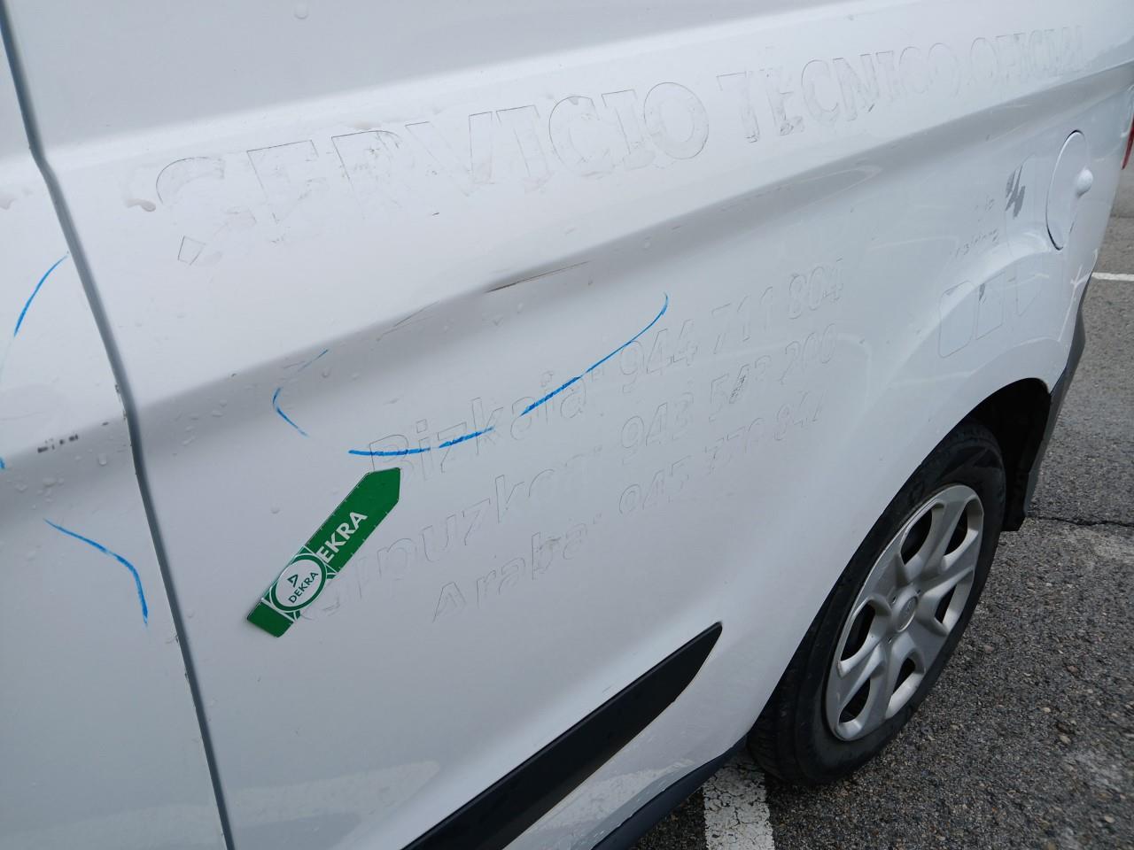 Daño en panel Golpe carrocería Golpe carrocería
